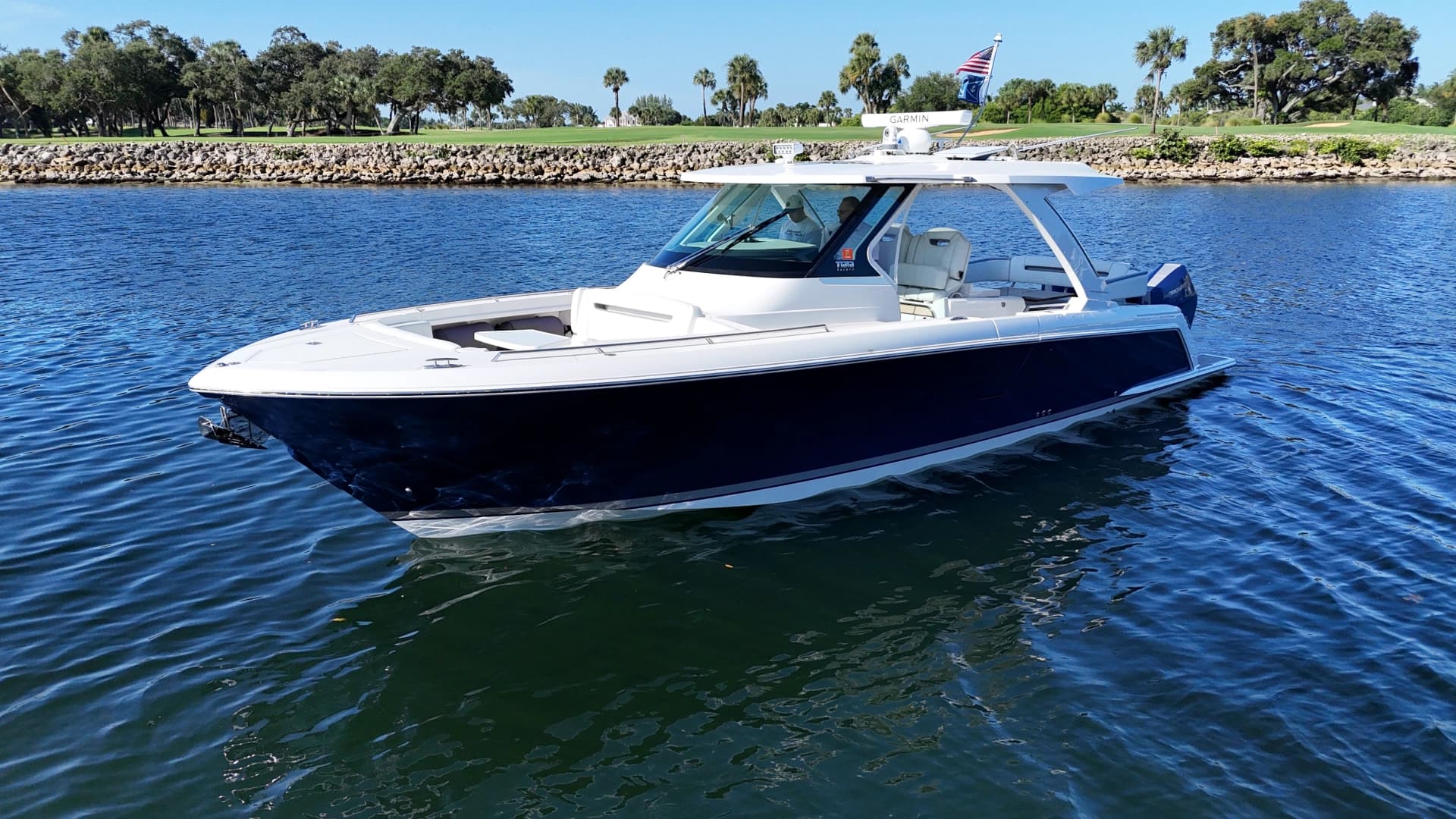 2023 Tiara Yachts 38 LS - photo 1 of 37