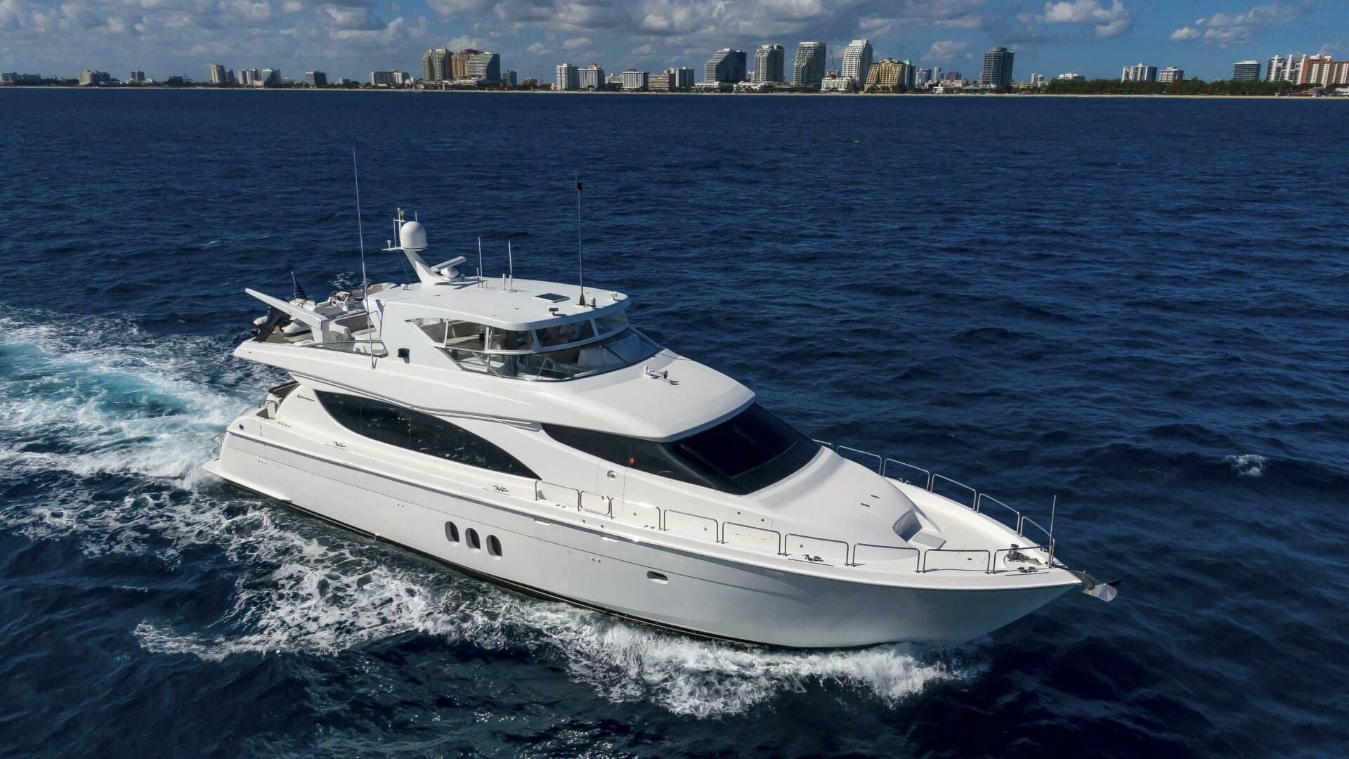 2007 Hatteras 80