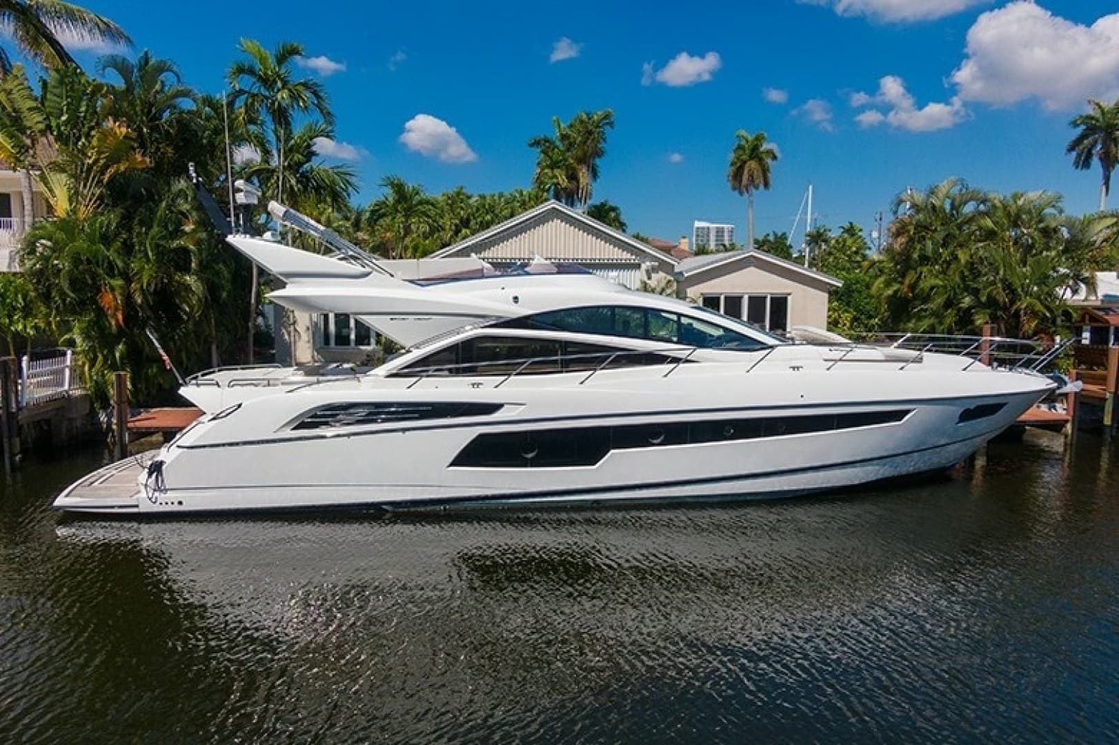 2015 Sunseeker Sport Yacht 68