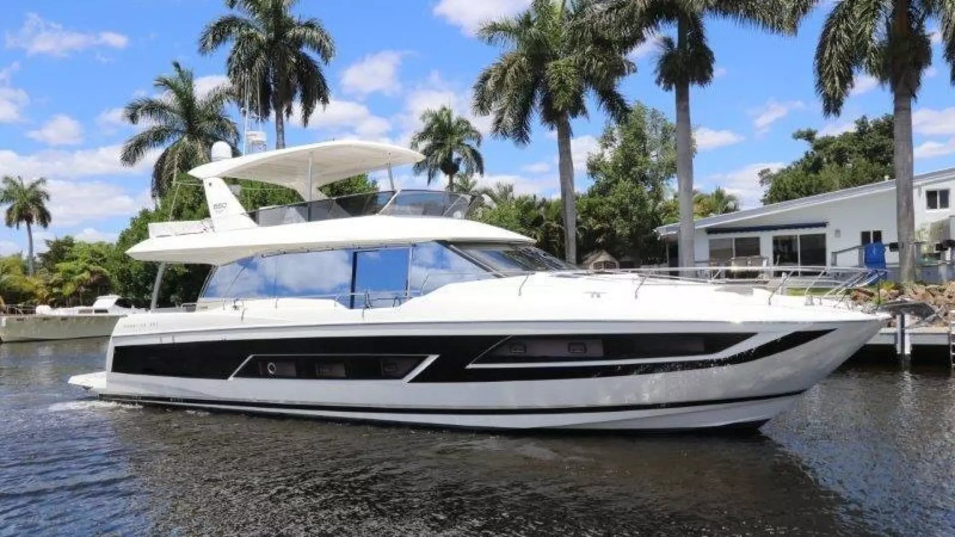 2017 Prestige Motoryacht - photo 1 of 33