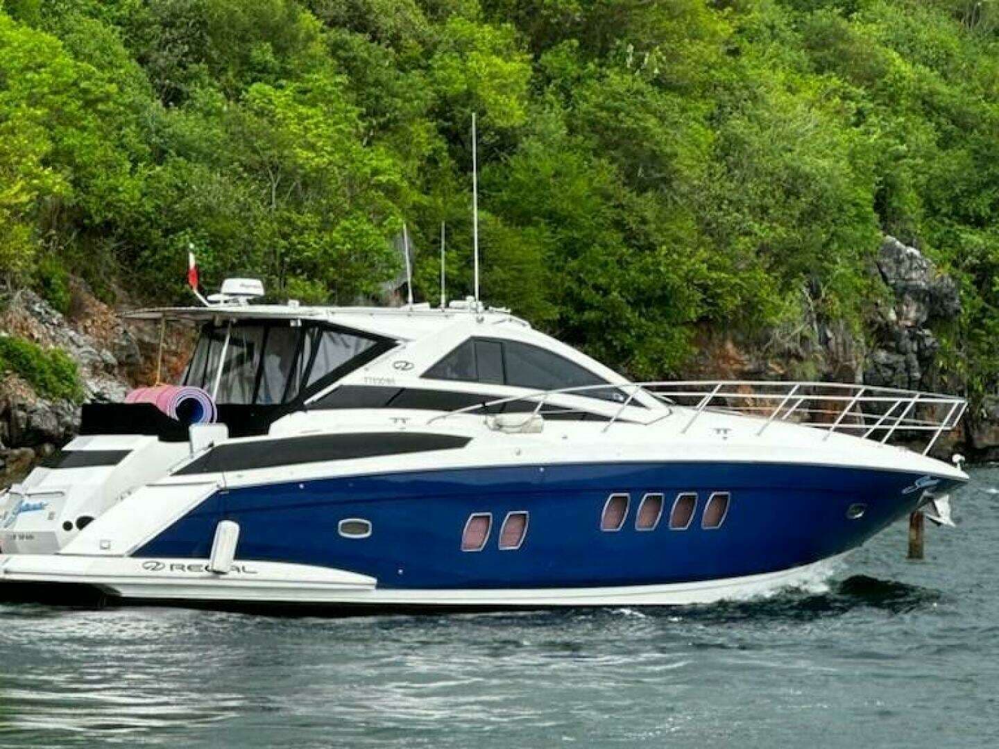 2009 Regal 5260