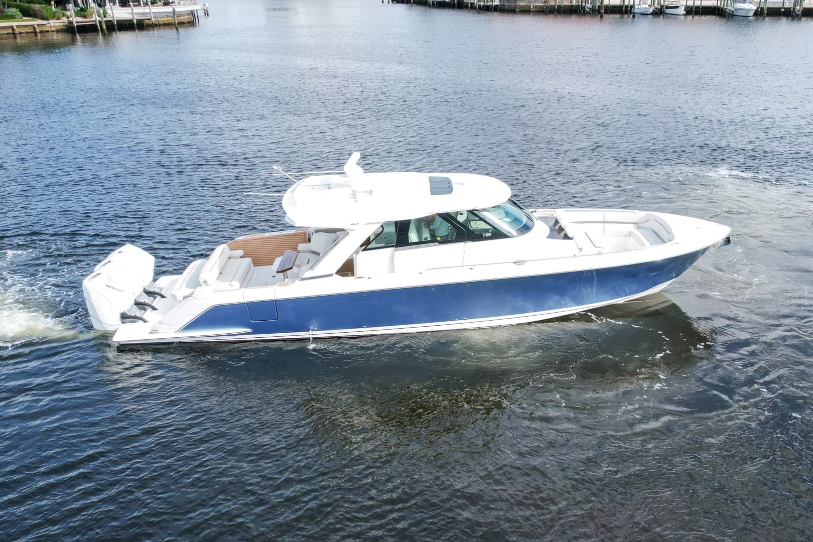 2022 Tiara Yachts