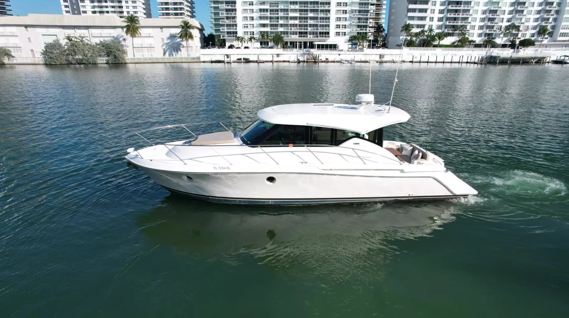 2018 Tiara Yachts 39 Coupe - photo 1 of 34
