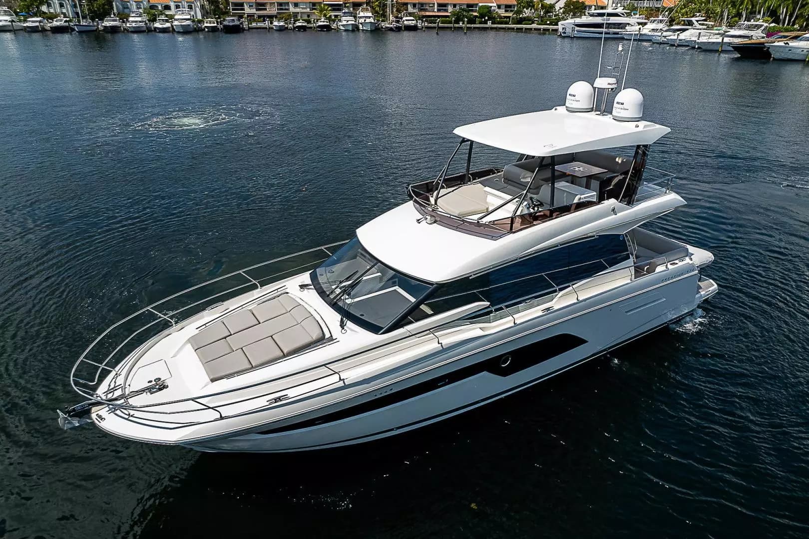 2022 Prestige 520 Fly