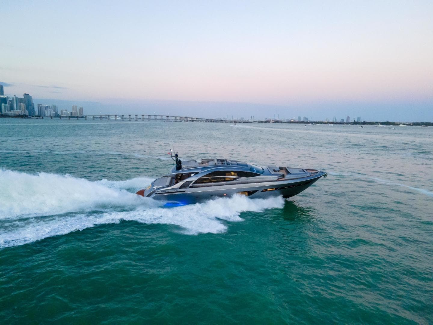 2021 Pershing 8X
