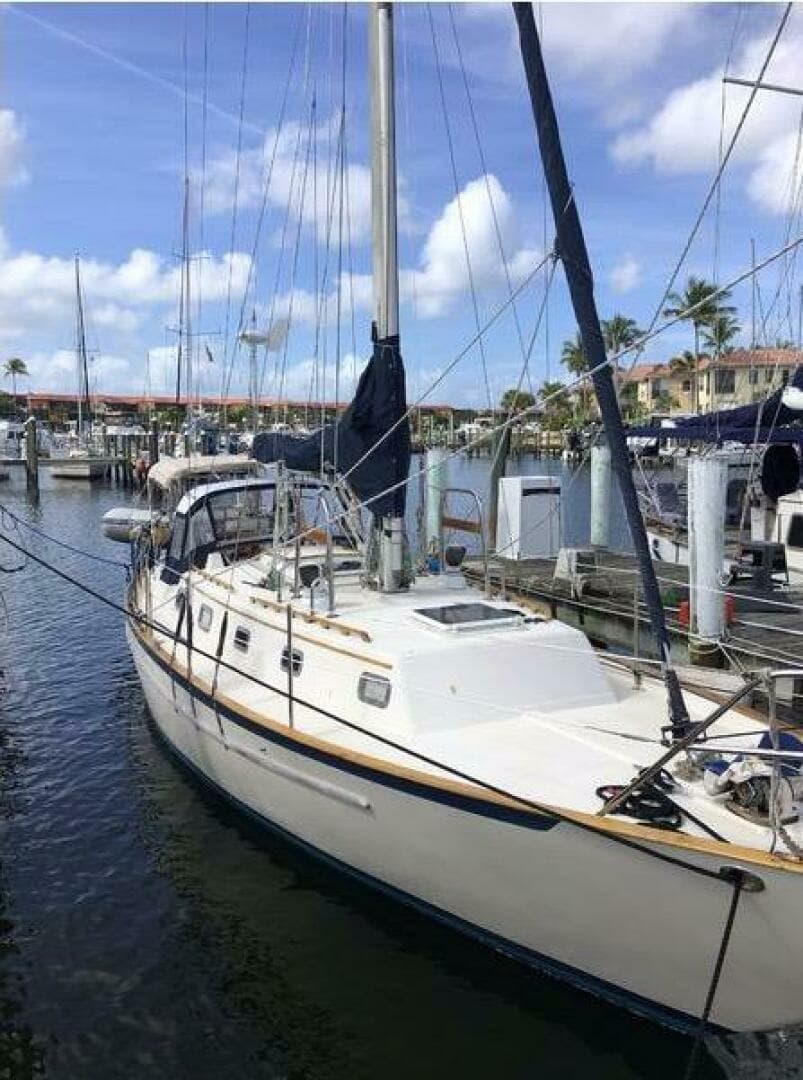 1994 Pacific Seacraft Crealock 37 - photo 1 of 26