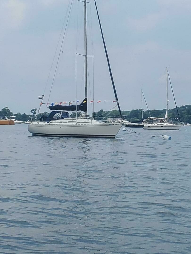 1985 Beneteau First 375 - photo 1 of 36