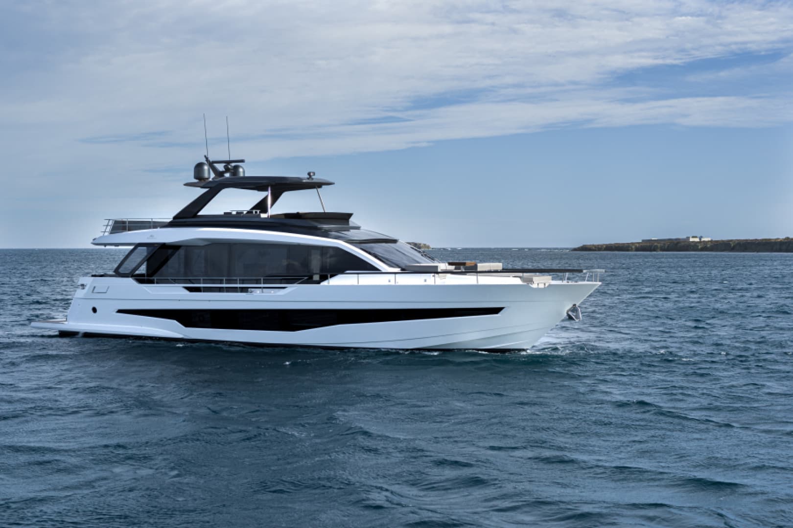 2024 Astondoa AS8 Flybridge - photo 1 of 32