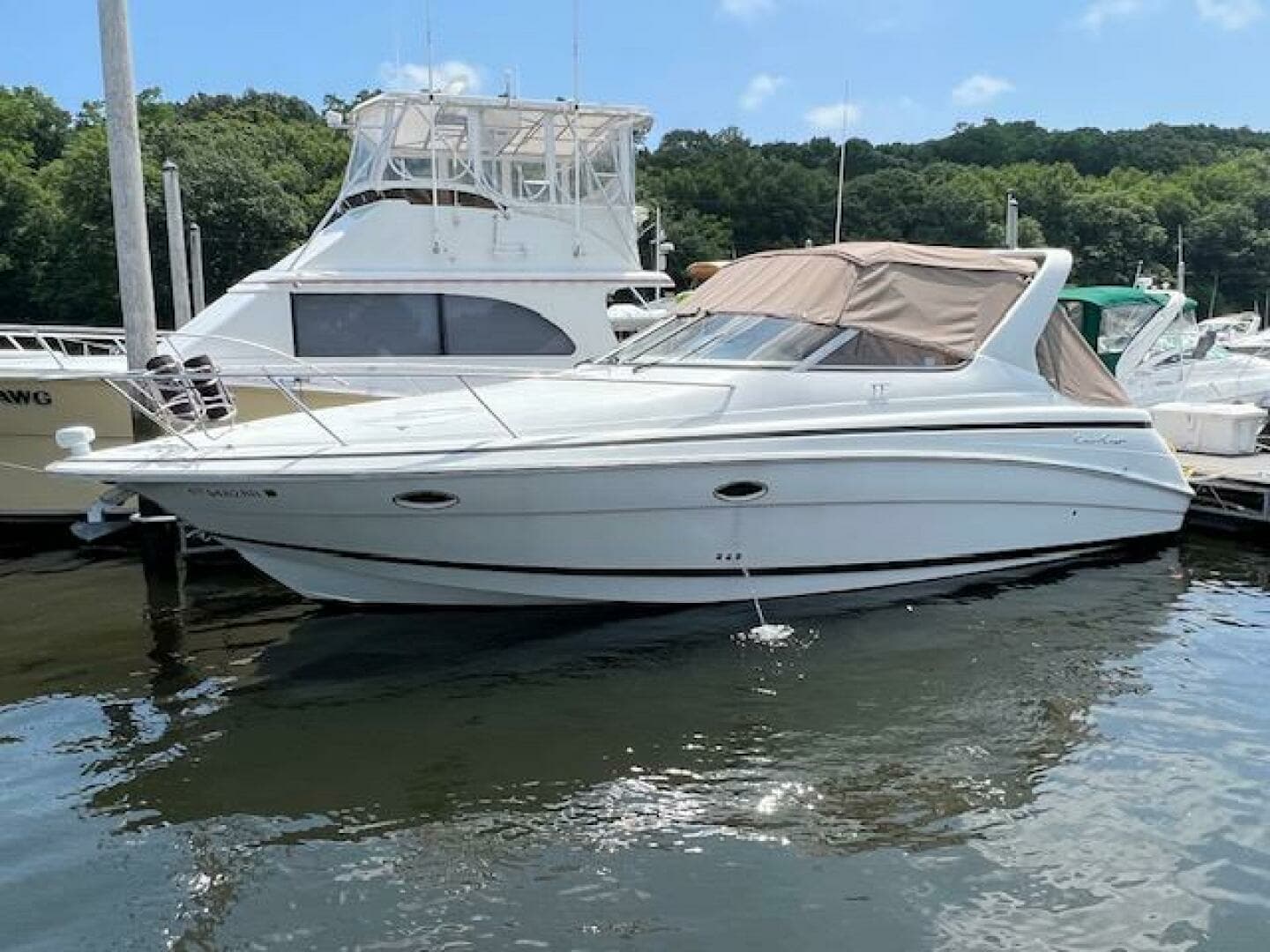 1998 Chris-Craft 320 Express Cruiser - photo 1 of 35