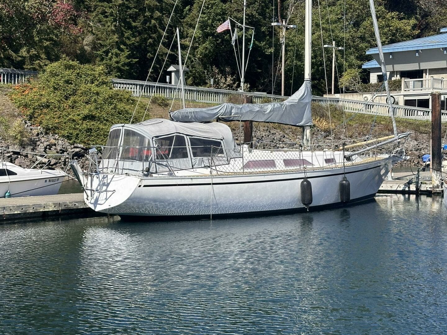1985 Custom Whiting Yachts 40 - photo 1 of 28