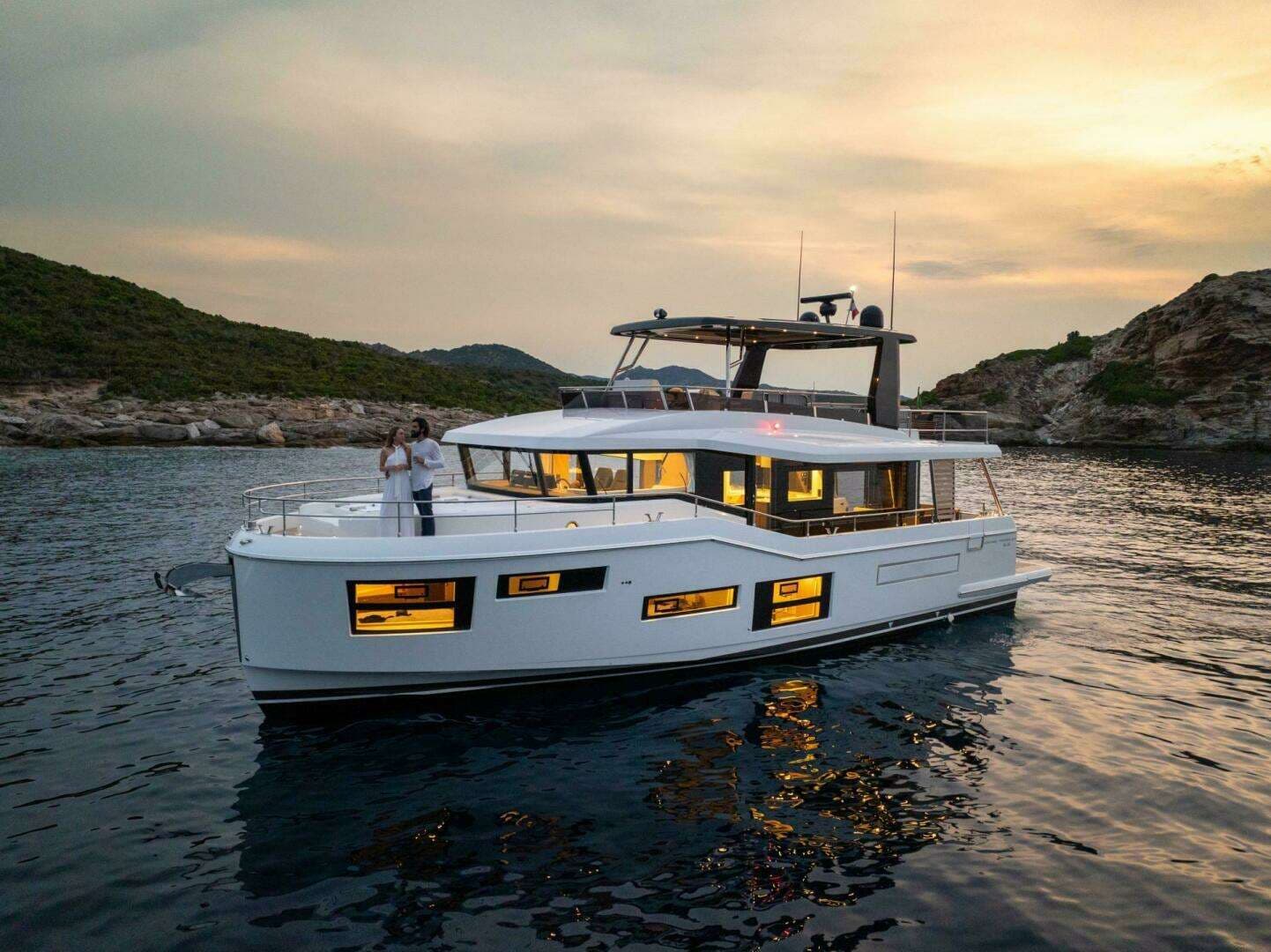 2027 Beneteau Grand Trawler 63 - photo 1 of 34