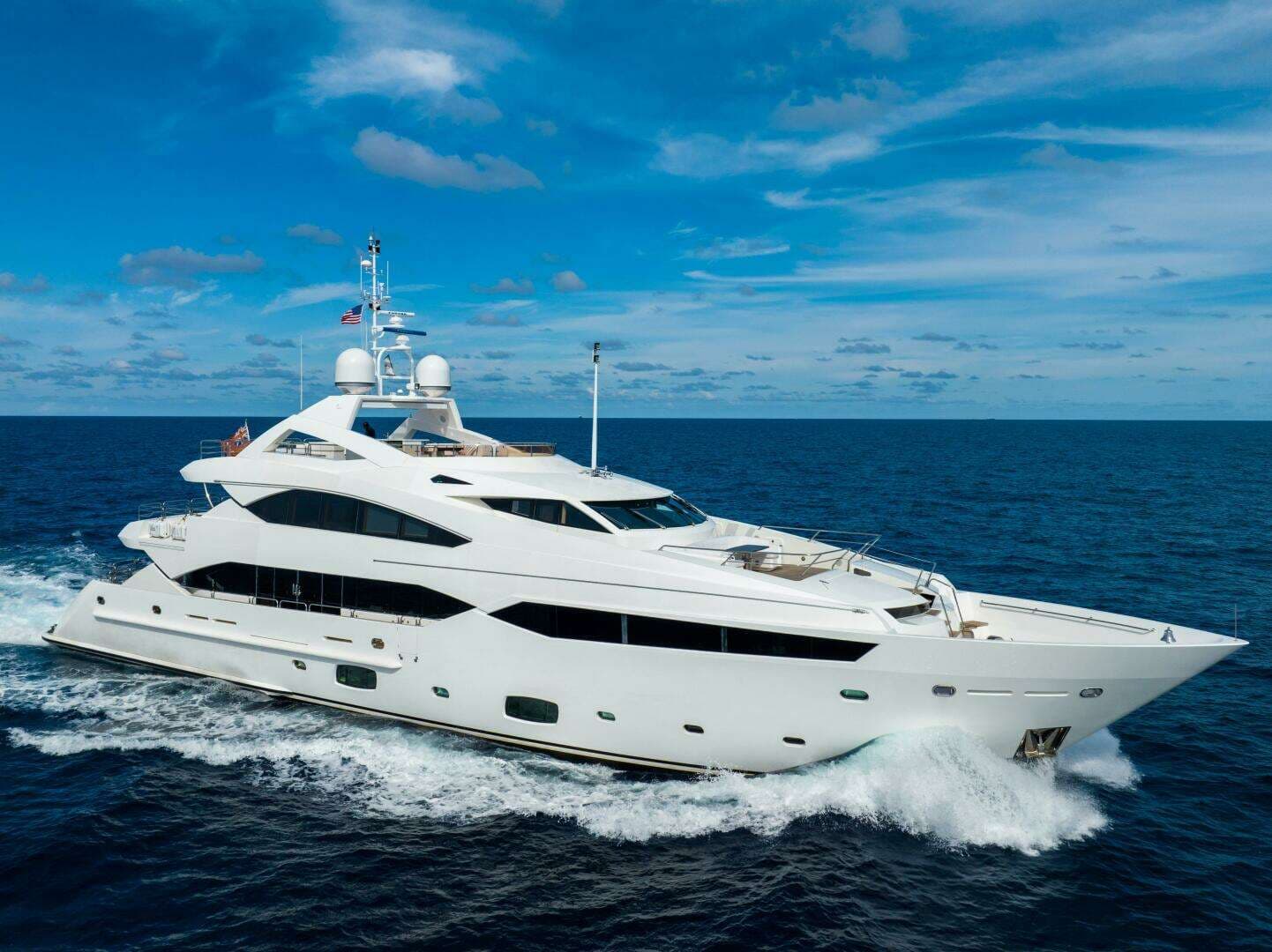 2010 Sunseeker 40m - photo 1 of 47
