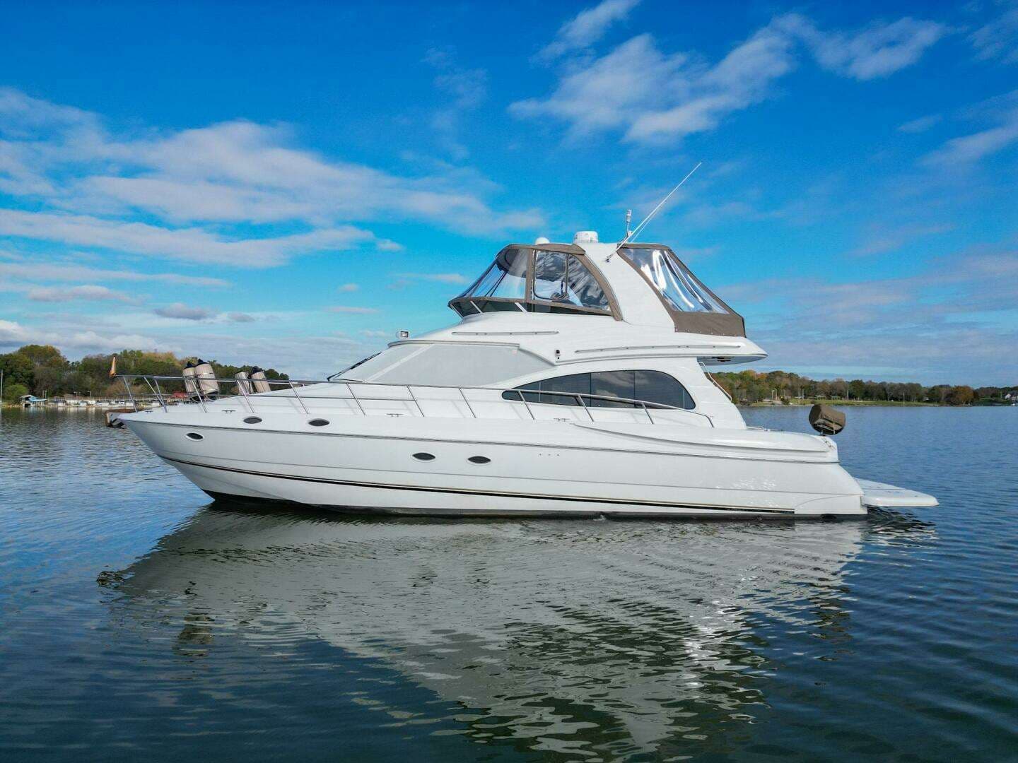 2002 Cruisers Yachts 5000 Sedan Sport - photo 1 of 120
