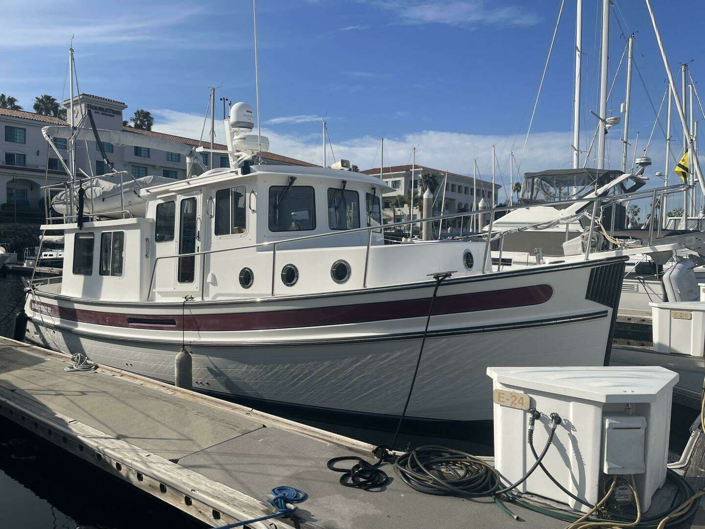 2005 Nordic Tugs 37 - photo 1 of 27