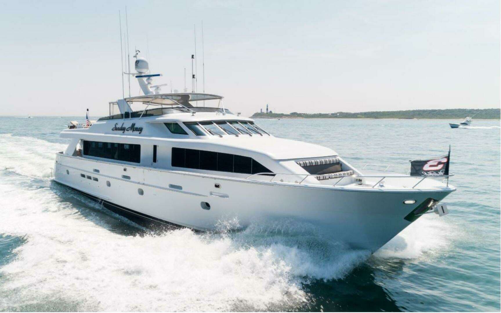 2001 Hatteras 100 Motor Yacht - photo 1 of 106