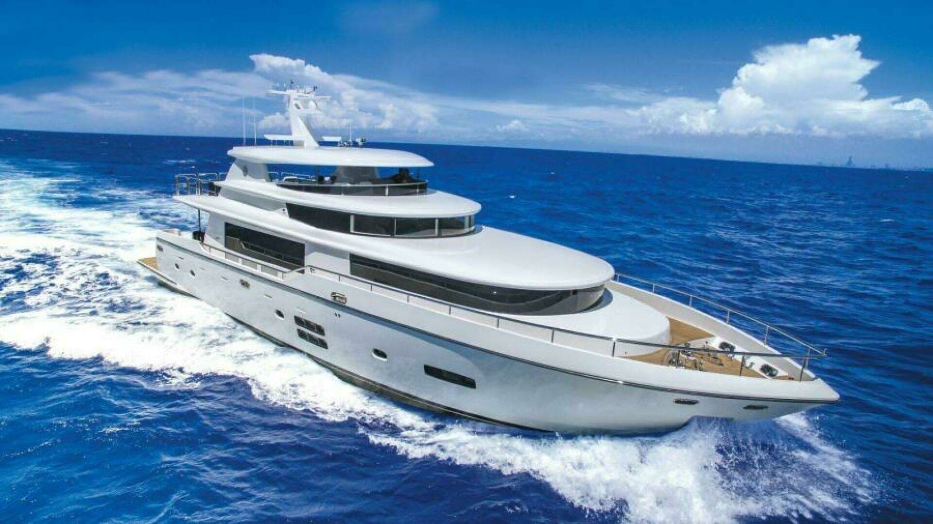 2027 Johnson Flybridge w/Hydraulic Platform