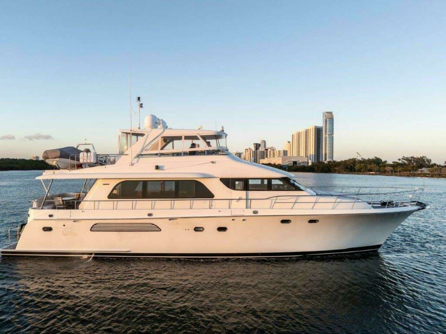 2006 Cheoy Lee Motoryacht - photo 1 of 62