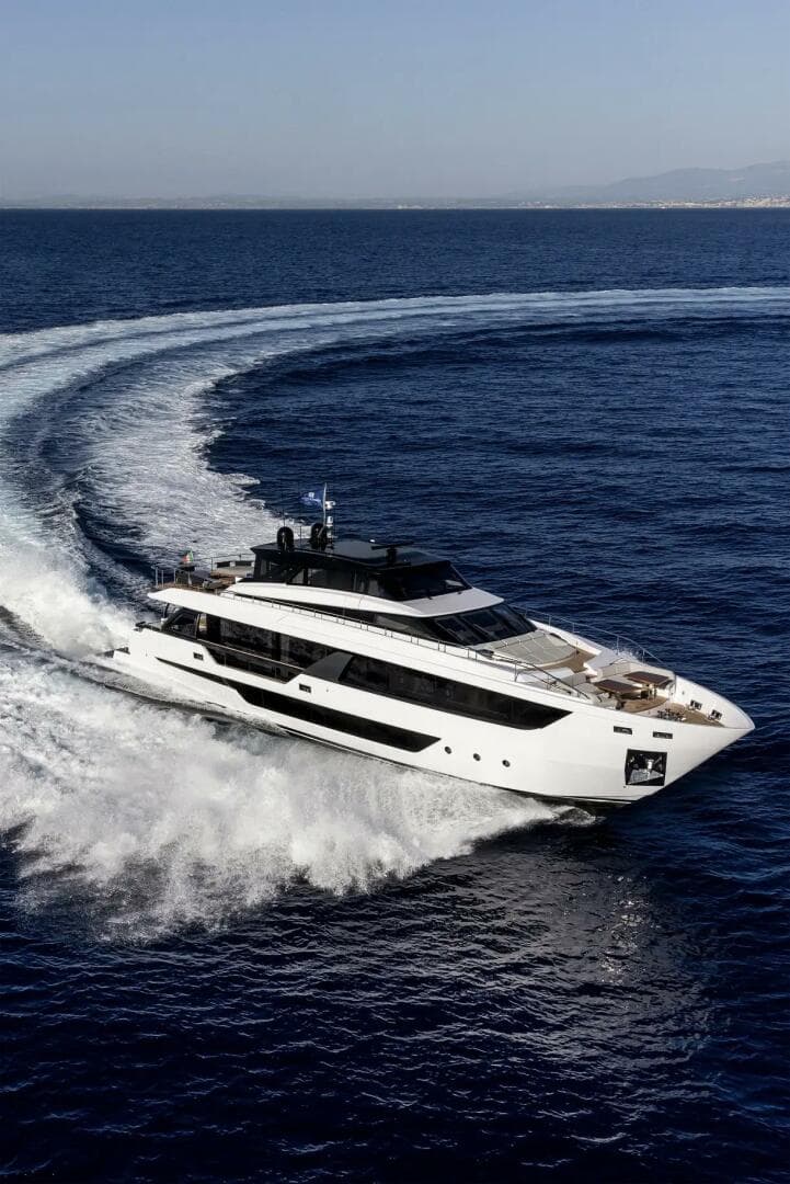 2022 Ferretti Yachts Skydeck