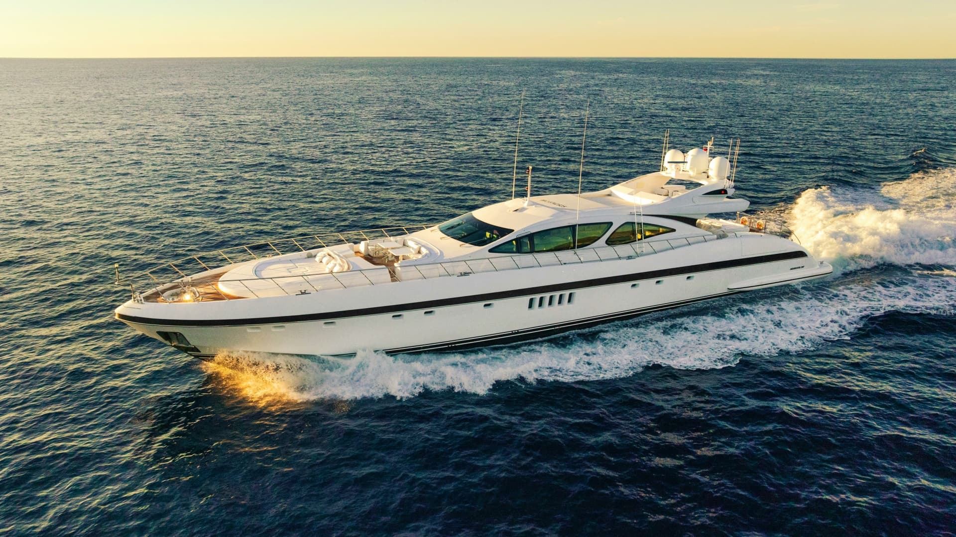 2007 Overmarine Mangusta 130