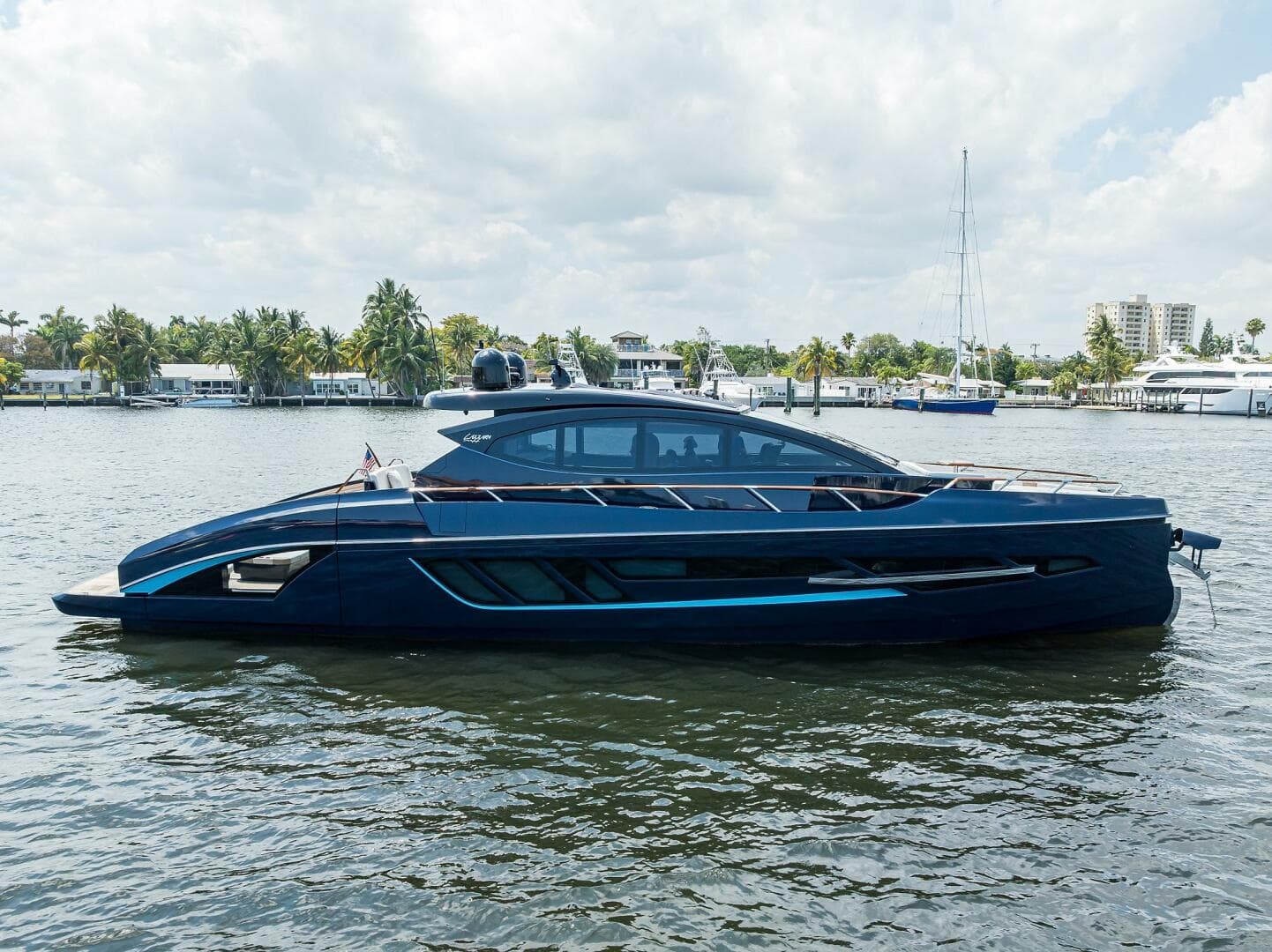 2023 Lazzara Yachts LSX 67