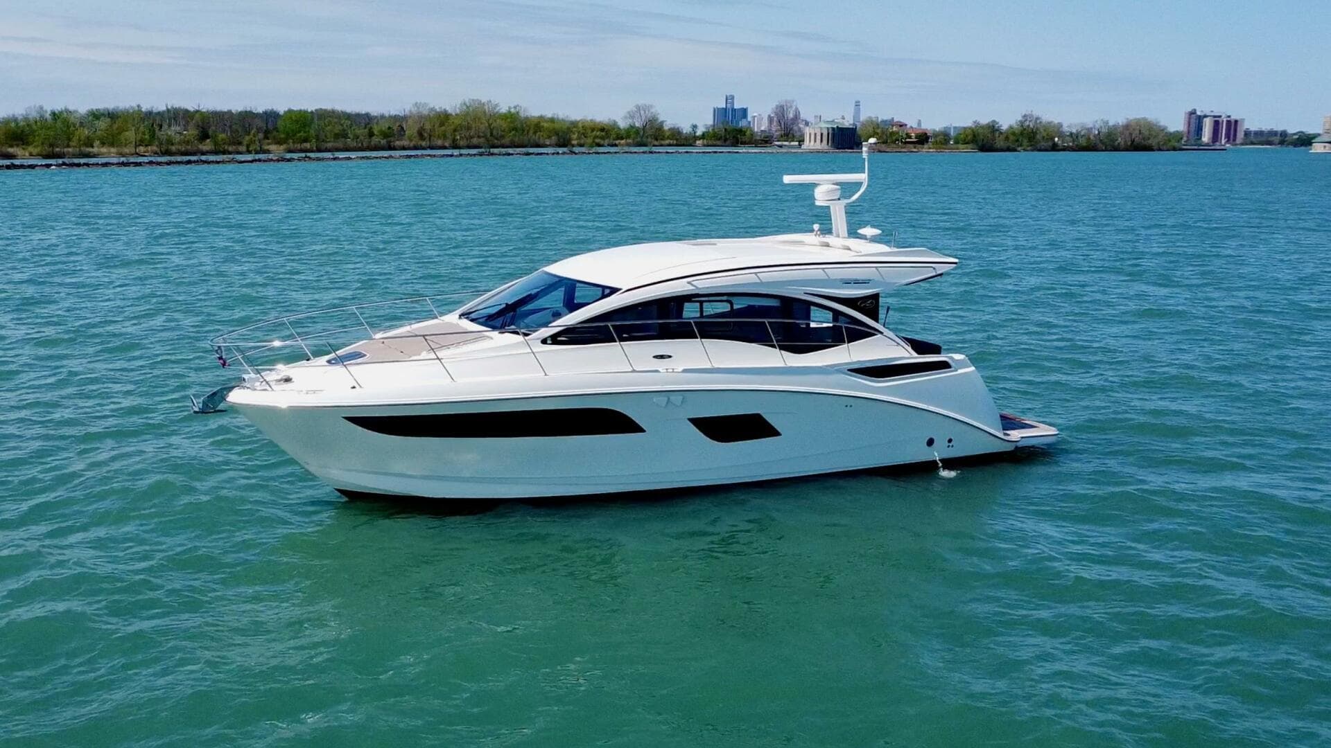 2017 Sea Ray 400 Sundancer - photo 1 of 30