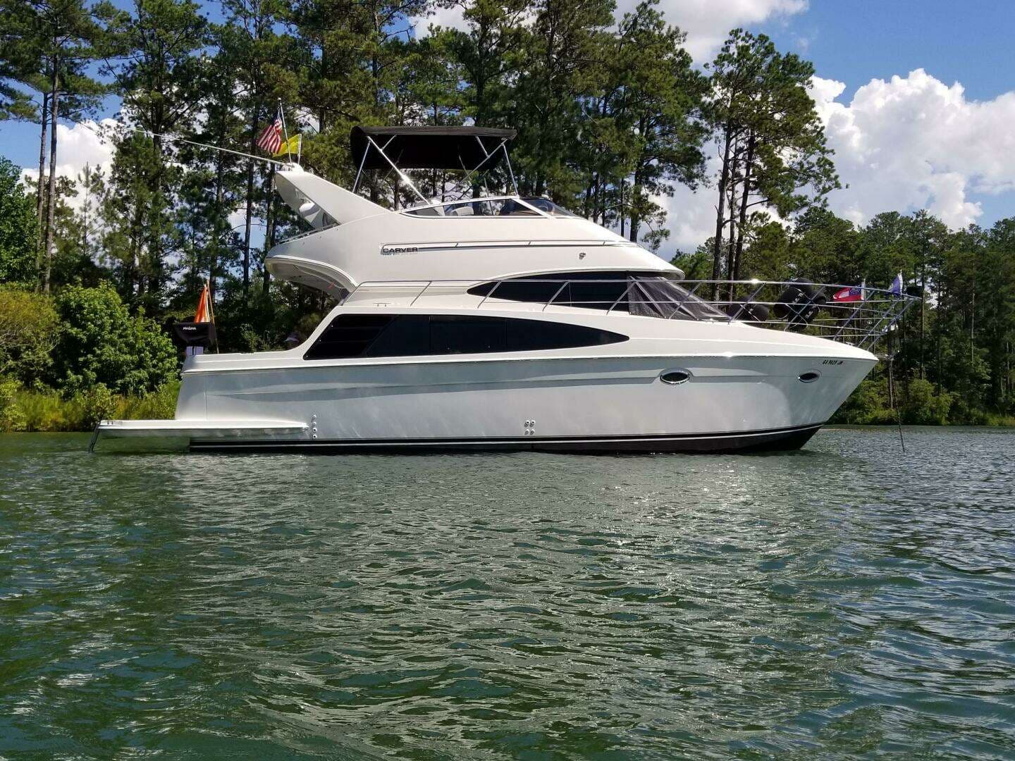 2004 Carver 360 Sport Sedan - photo 1 of 61