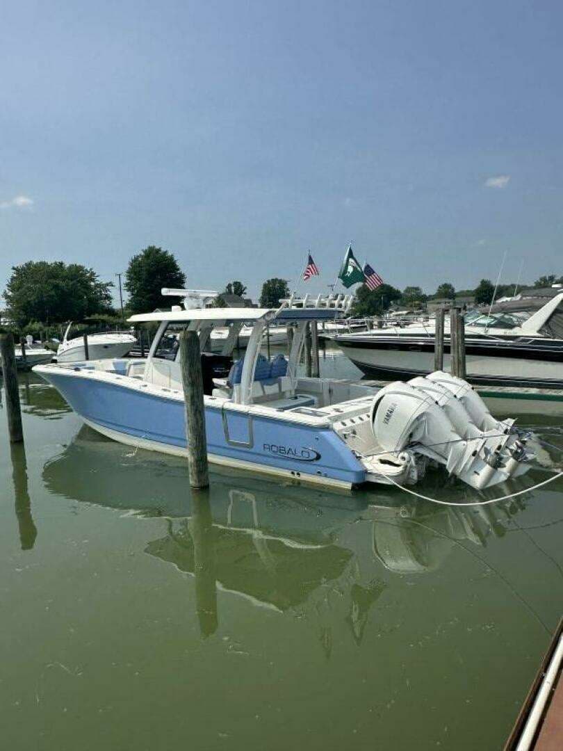 2023 Robalo R360 - photo 1 of 35
