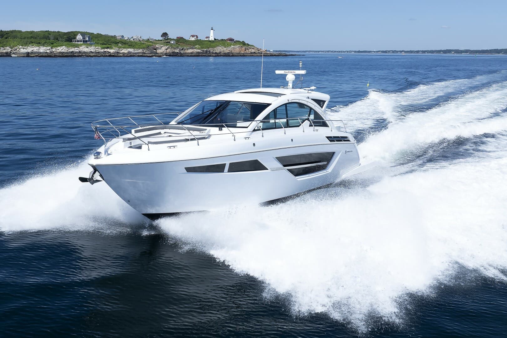 2021 Cruisers Yachts