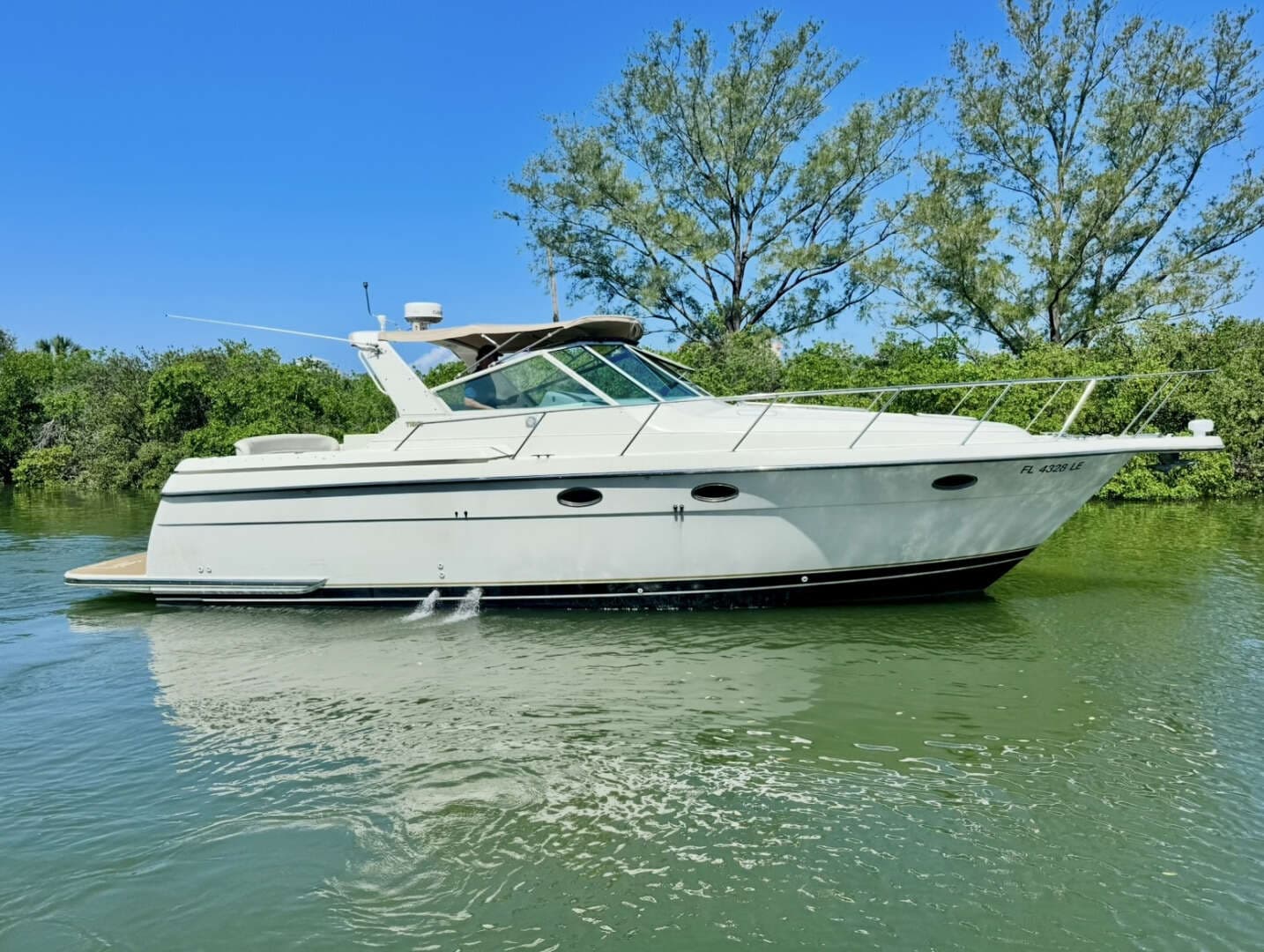 1998 Tiara Yachts 3500 Express - photo 1 of 23