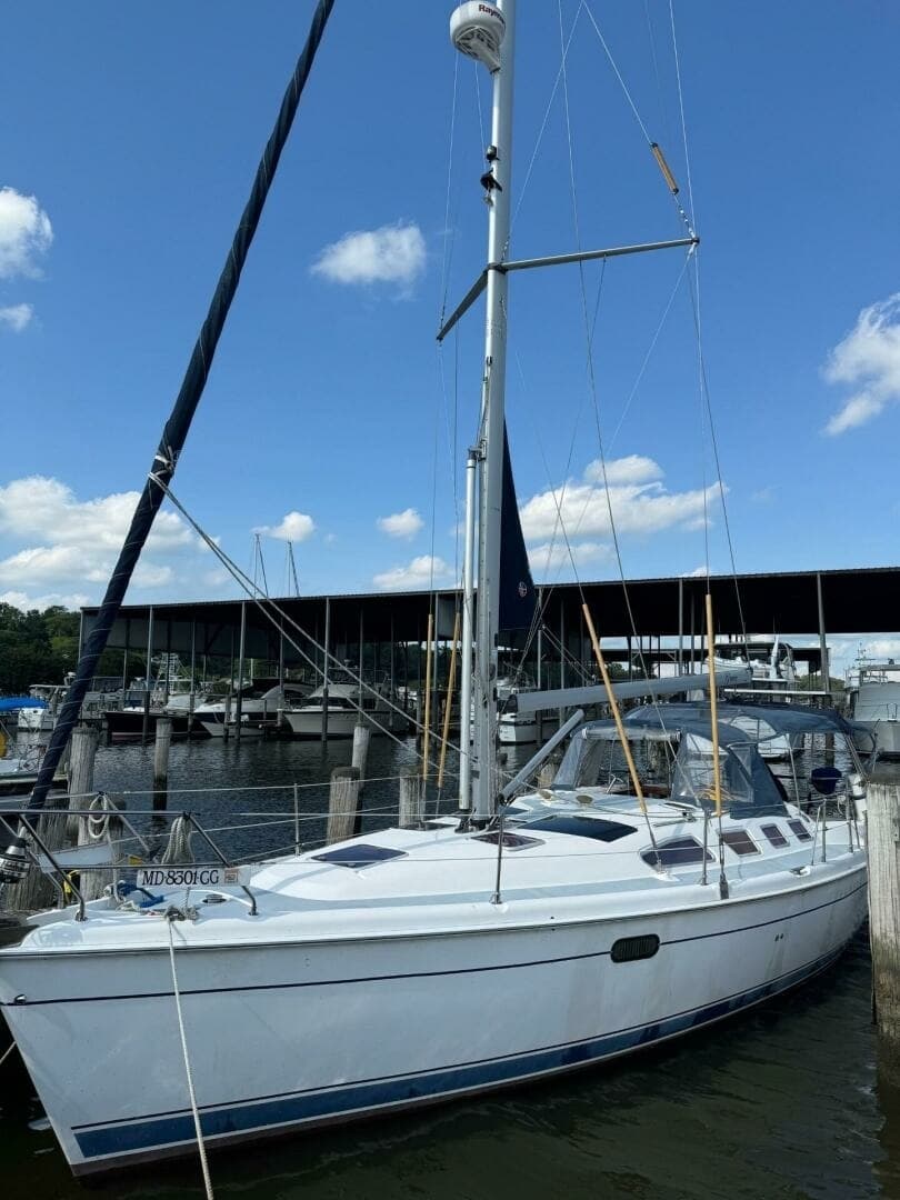 2004 Hunter 386 - photo 1 of 20