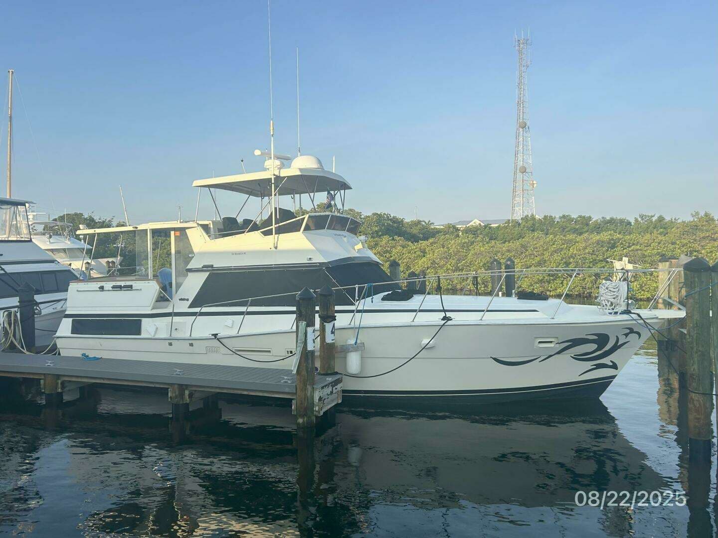 1984 Viking 44 - photo 1 of 58
