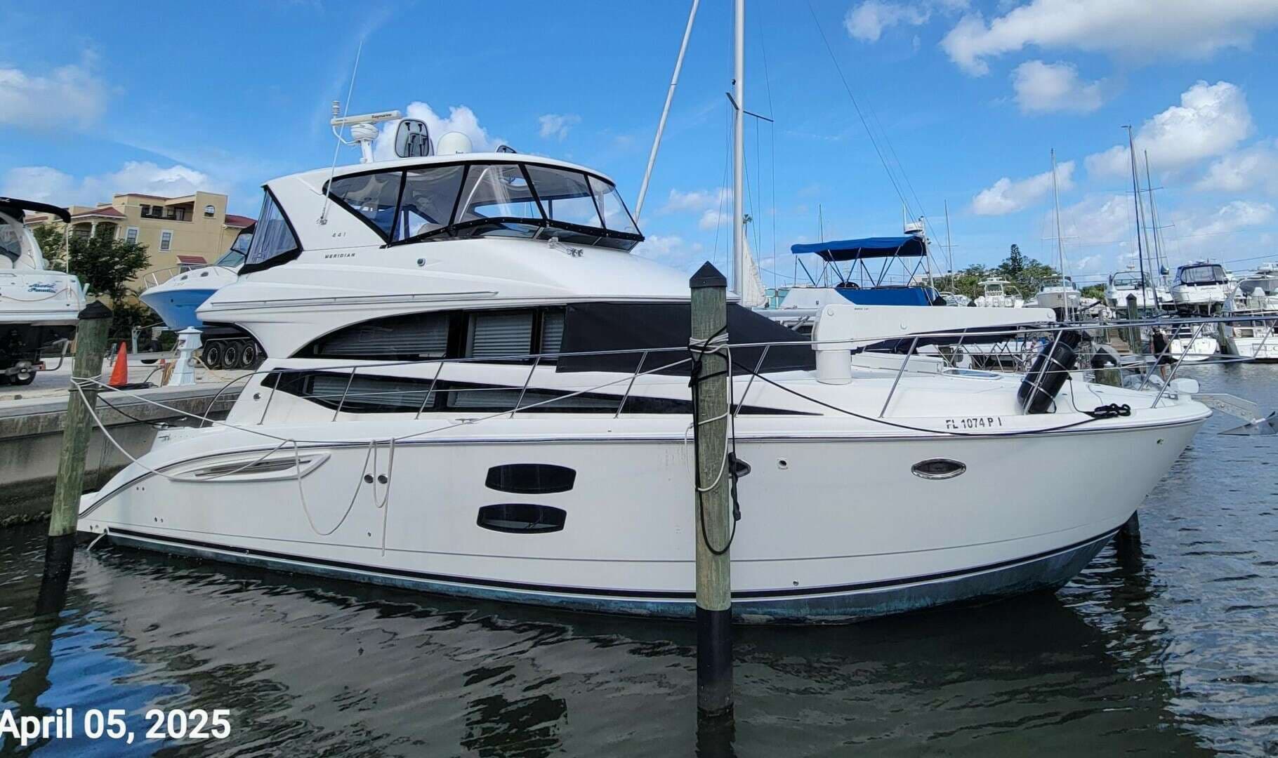 2011 Meridian 441 Sedan - photo 1 of 29