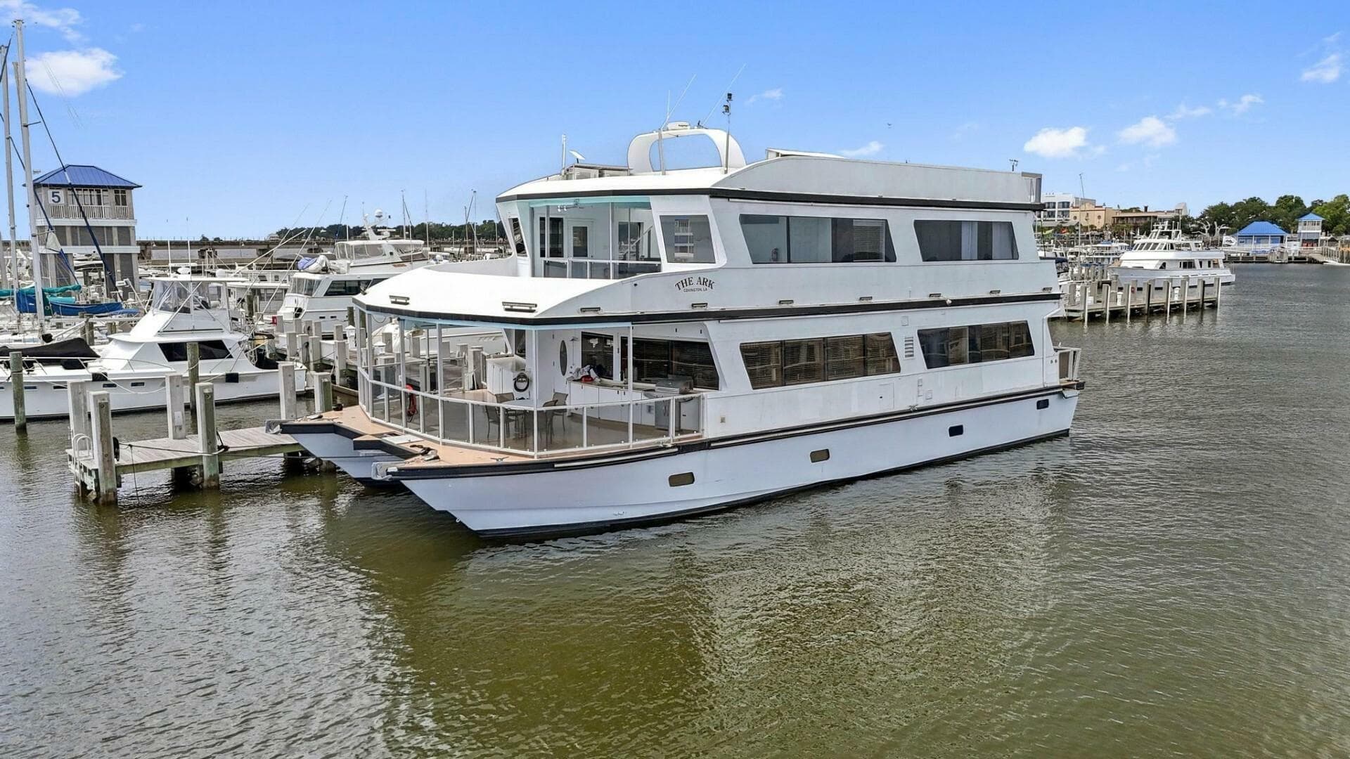 2018 Avenger Luxury Catamaran Coastal Cruiser