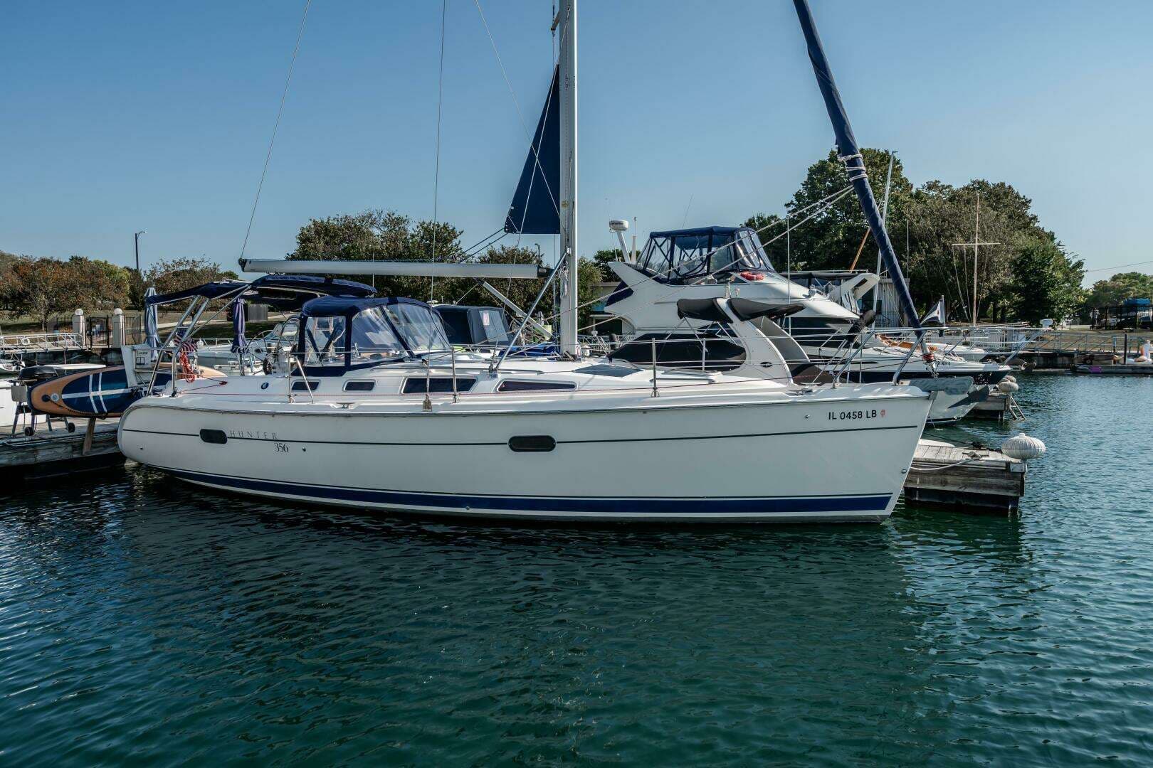 2003 Hunter 356 - photo 1 of 27