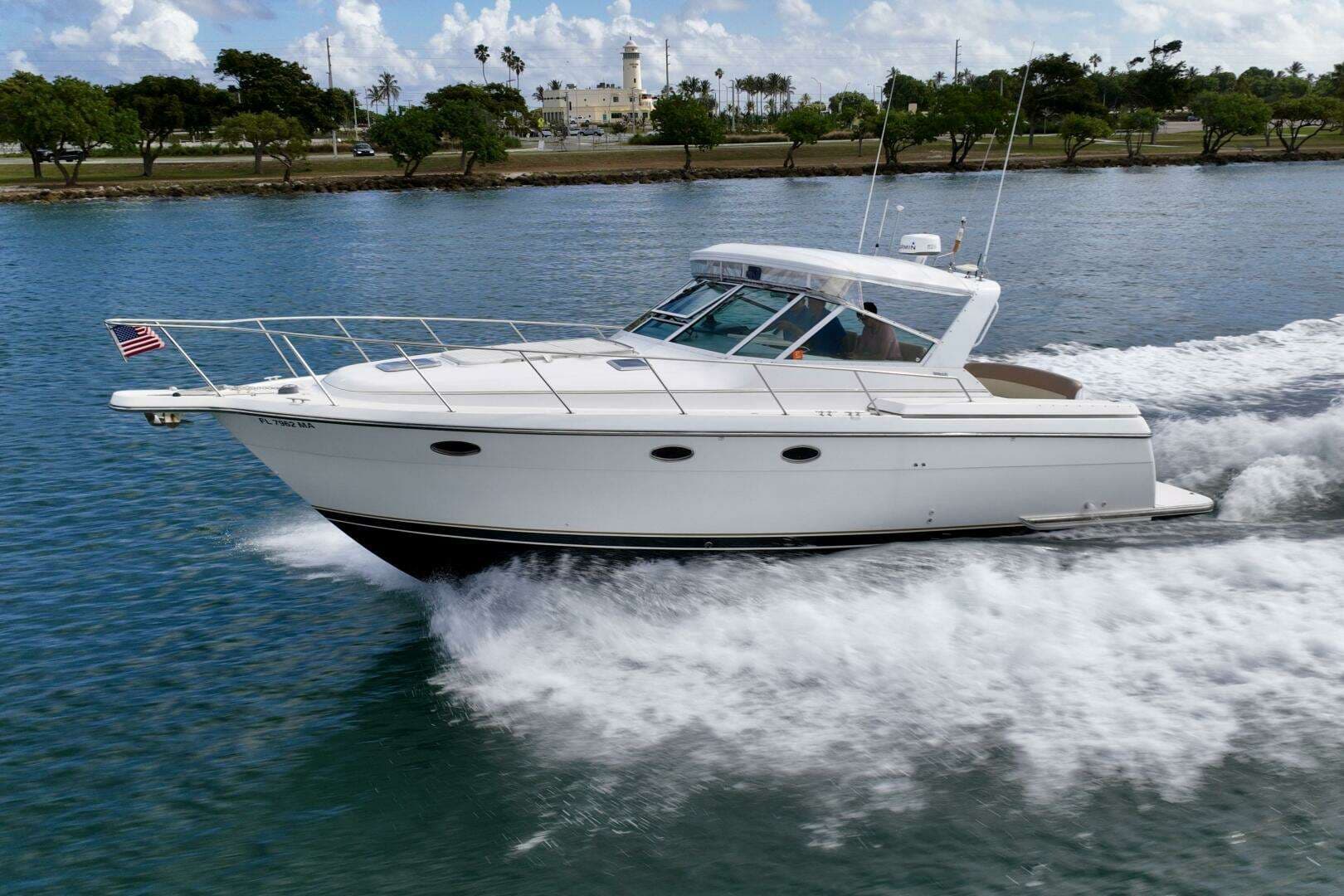 2000 Tiara Yachts LLC 3500 Express