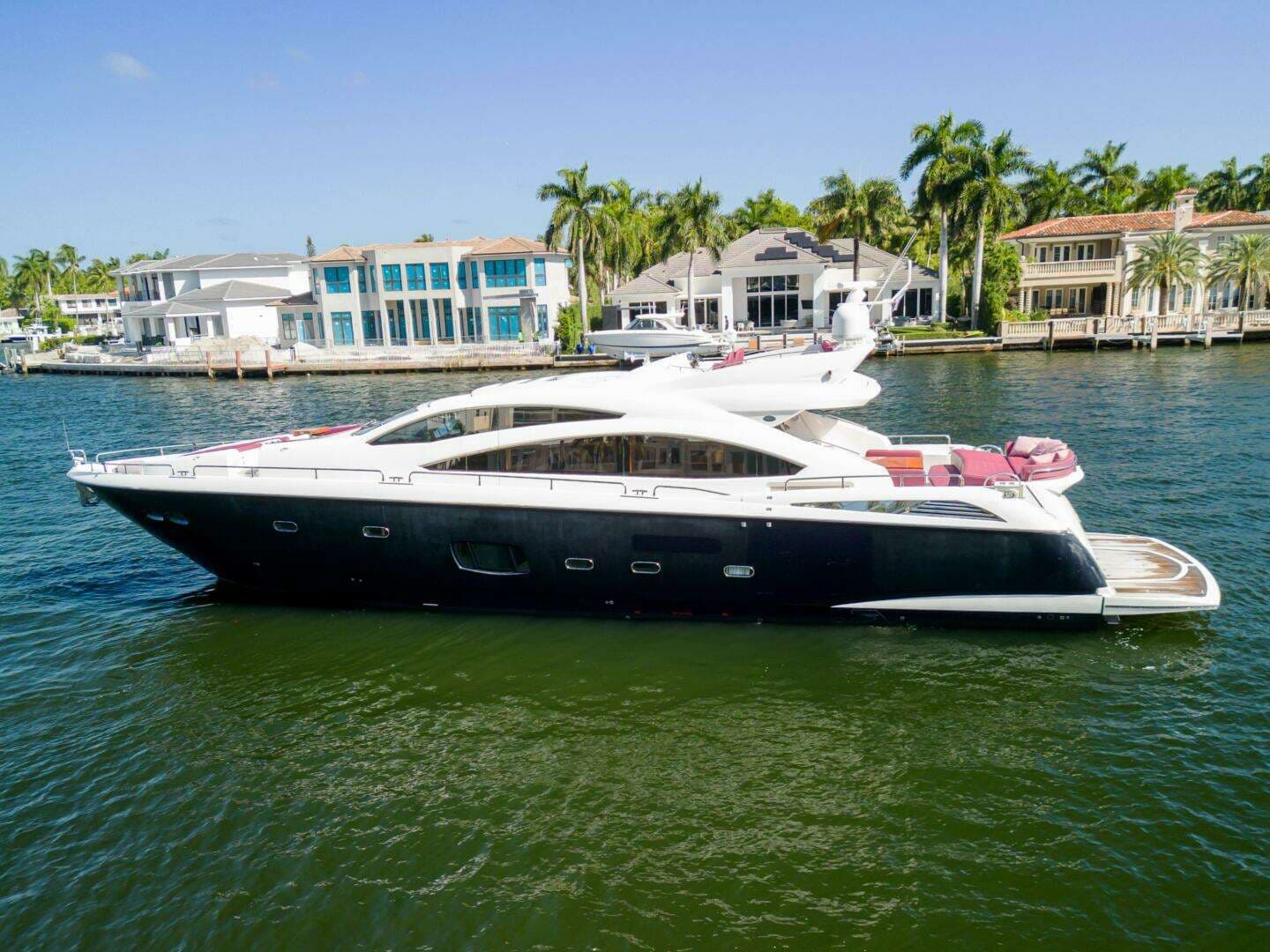 2013 Sunseeker Predator 84 - photo 1 of 37