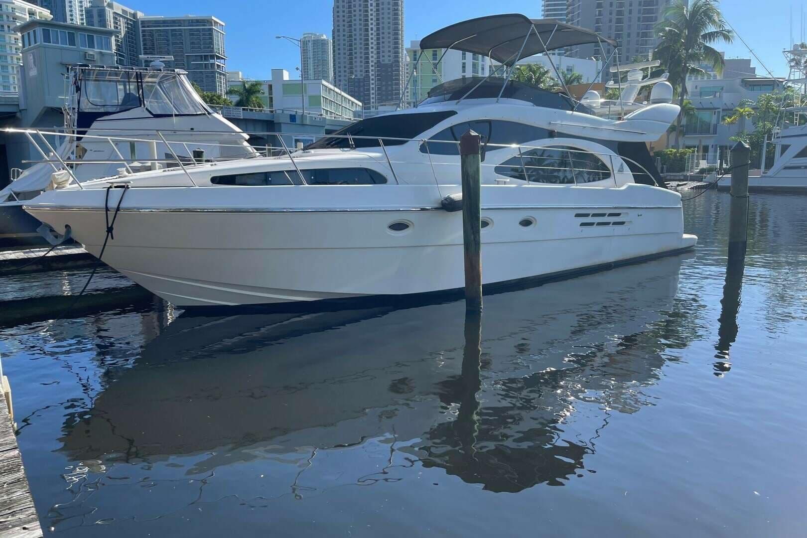 2000 Azimut 46 Flybridge MY - photo 1 of 12