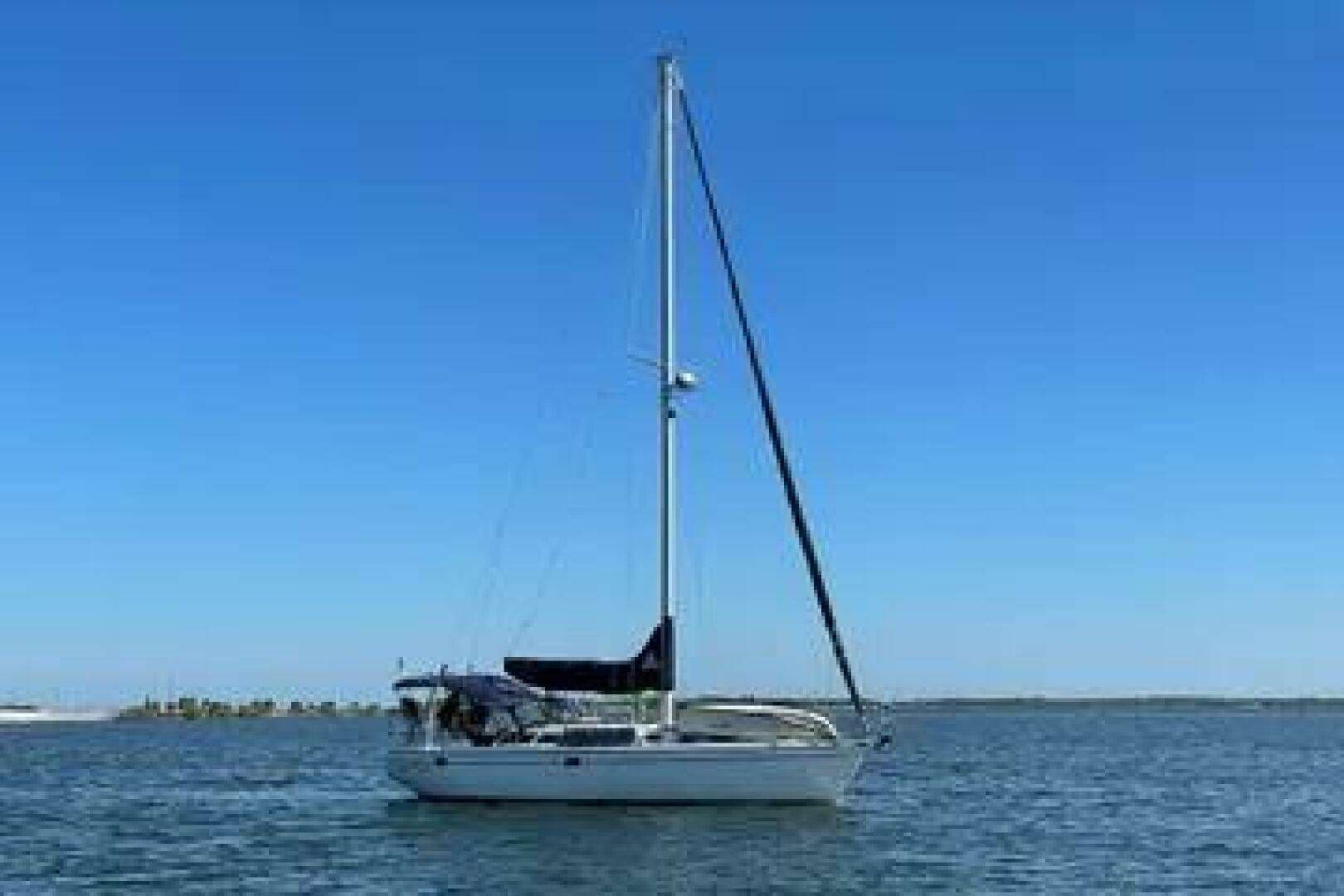 2000 Catalina 36 Mkll - photo 1 of 44