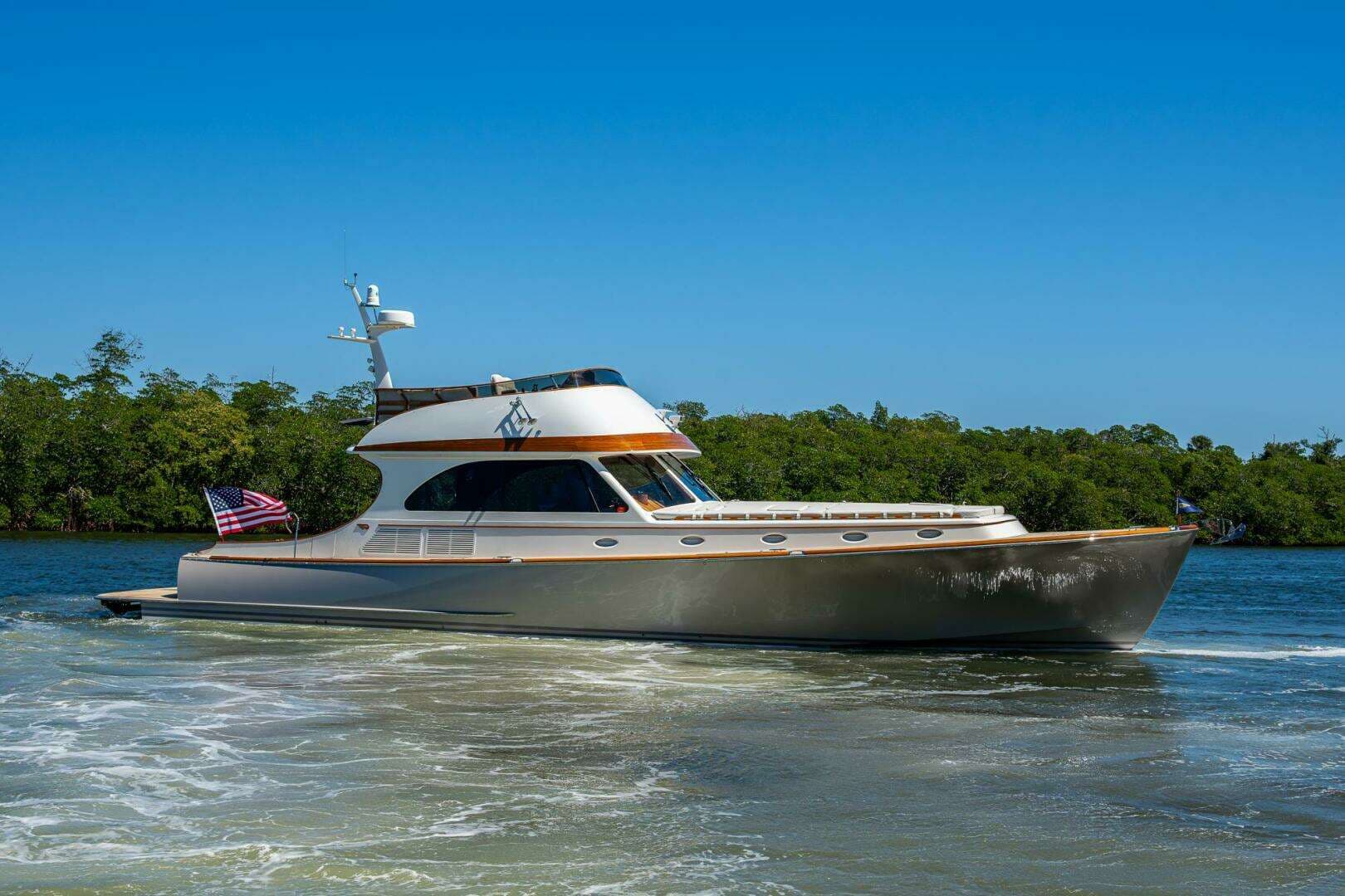 2021 Hinckley Talaria 55 Flybridge MKII