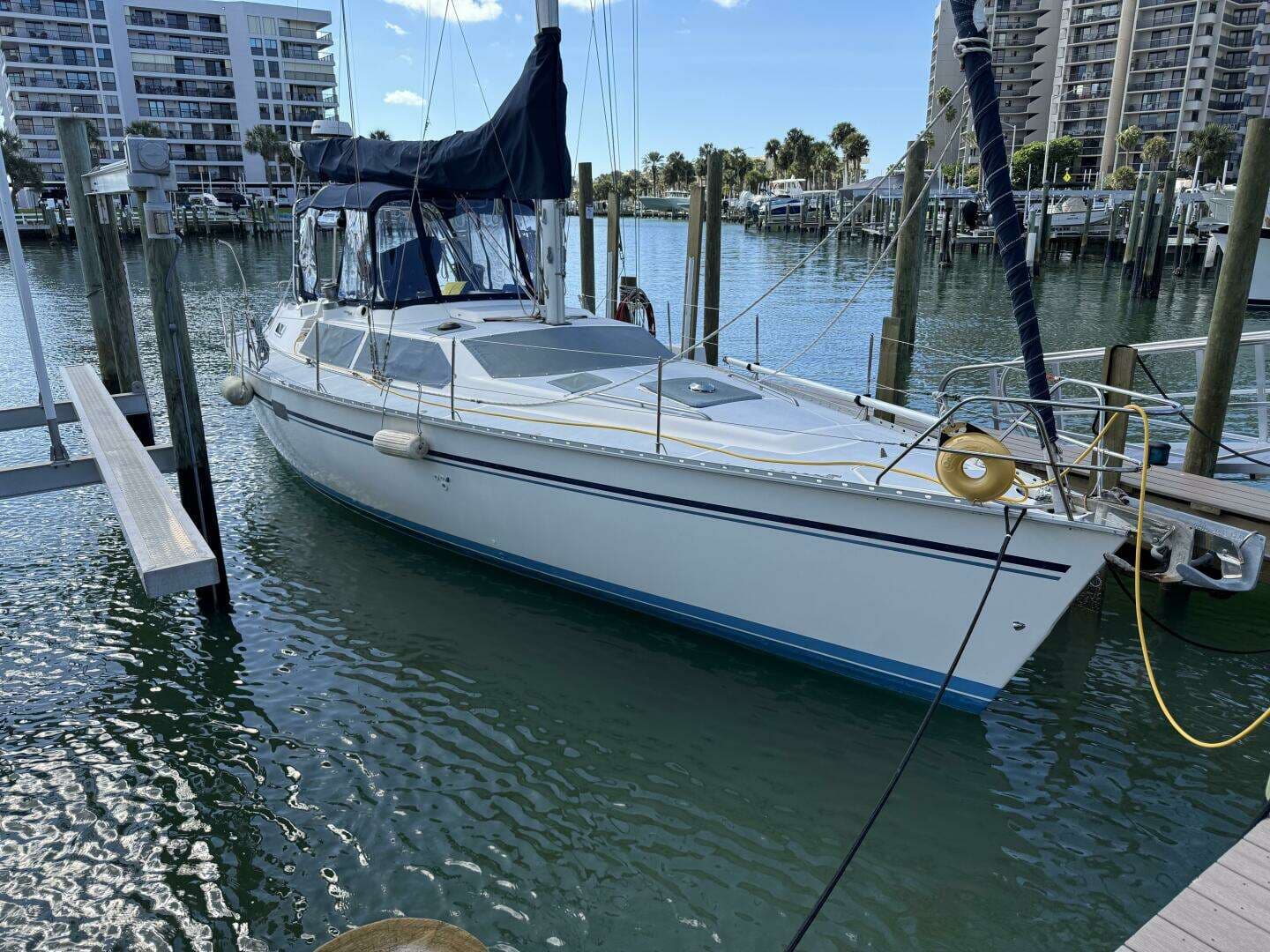 1991 Hunter Passage 42 - photo 1 of 20