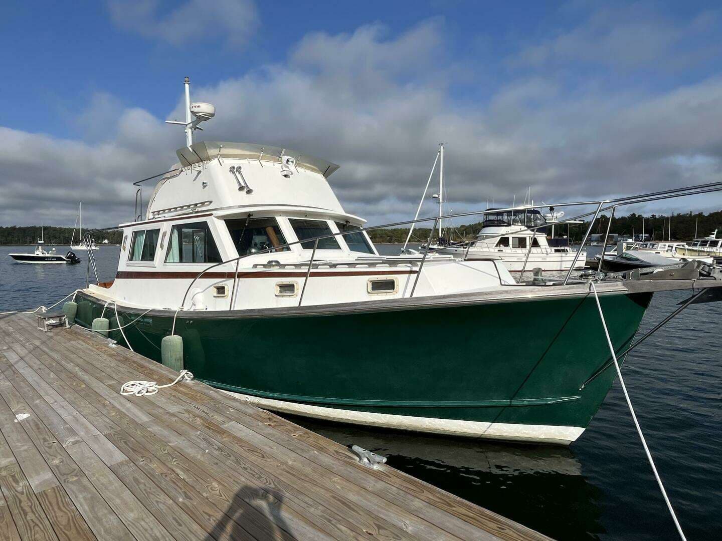 1986 Wilbur Flybridge Cruiser - photo 1 of 32