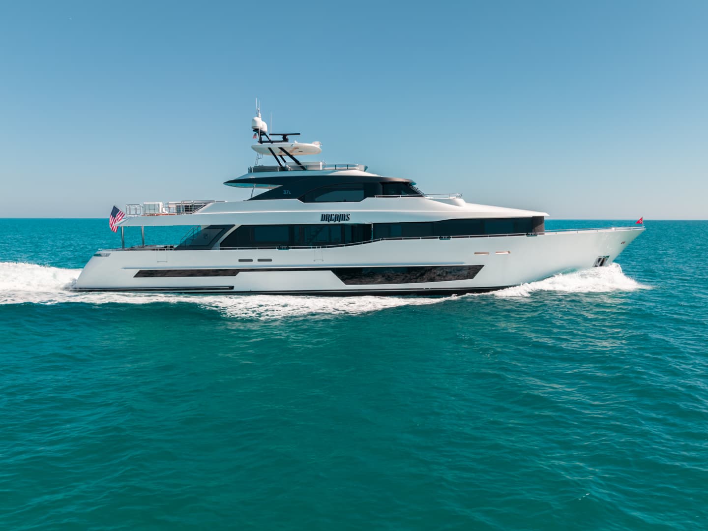 2022 Ocean Alexander 37L