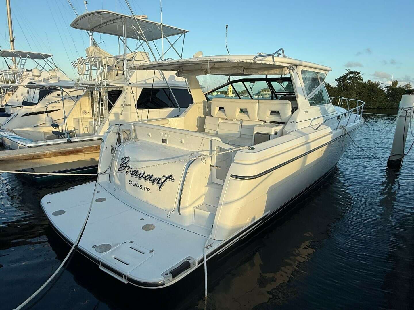 2002 Tiara Yachts 4000 Express - photo 1 of 21
