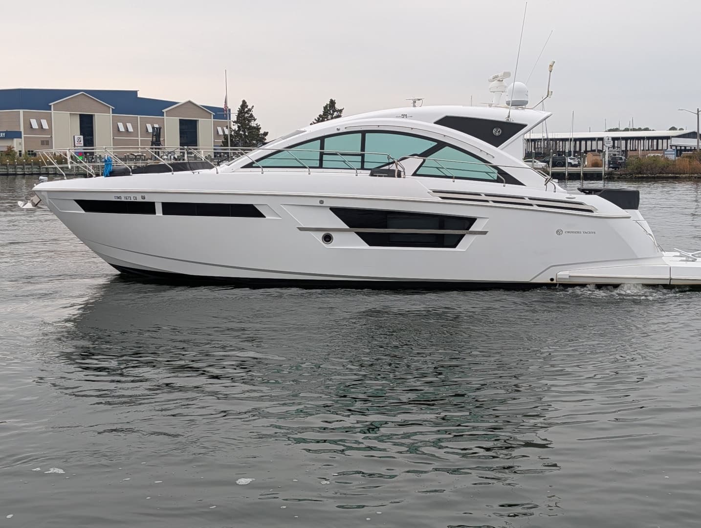 2022 Cruisers Yachts 54 Cantius