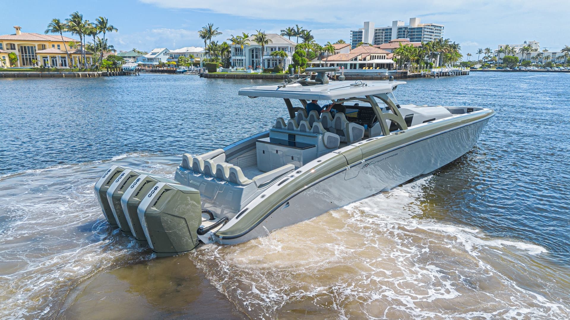 2025 Midnight Express 52 Vitesse - photo 1 of 30
