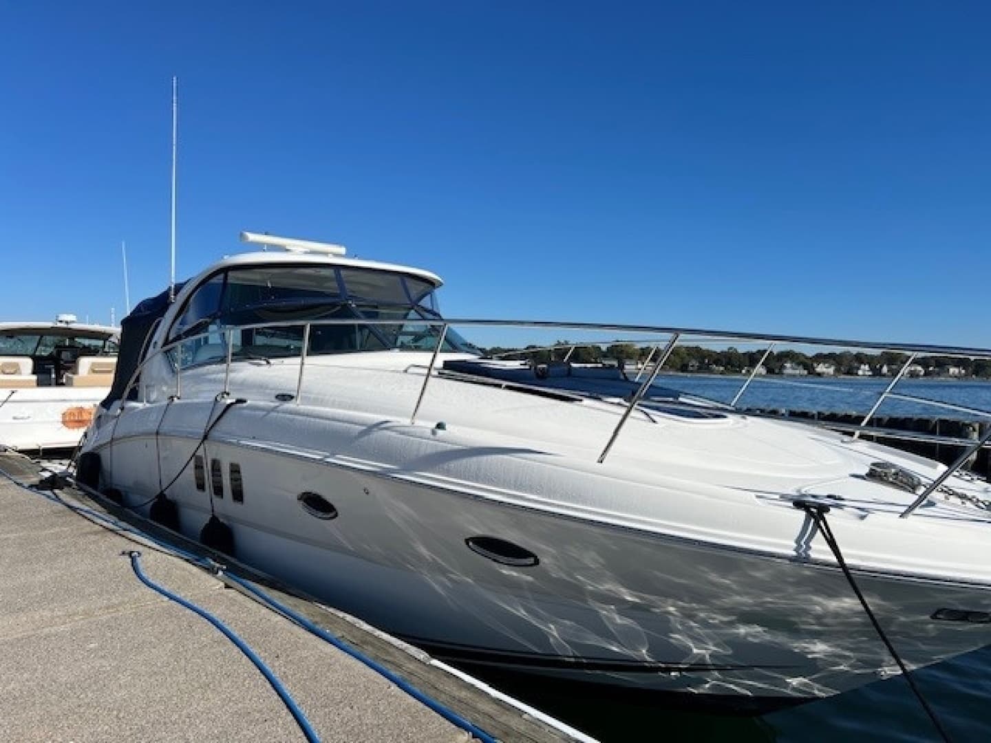 2010 Sea Ray 390 Sundancer - photo 1 of 18