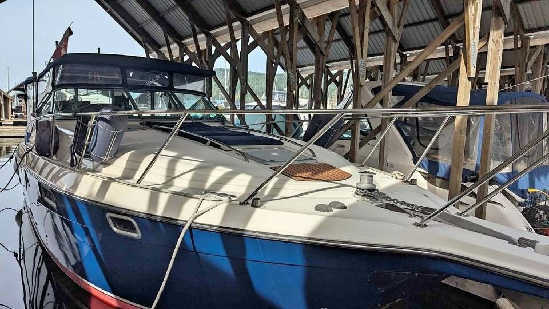1994 Maxum 3200 SCR - photo 1 of 10