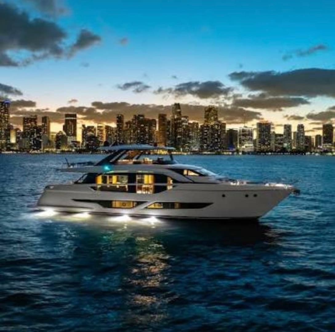 2023 Ferretti Yachts 860