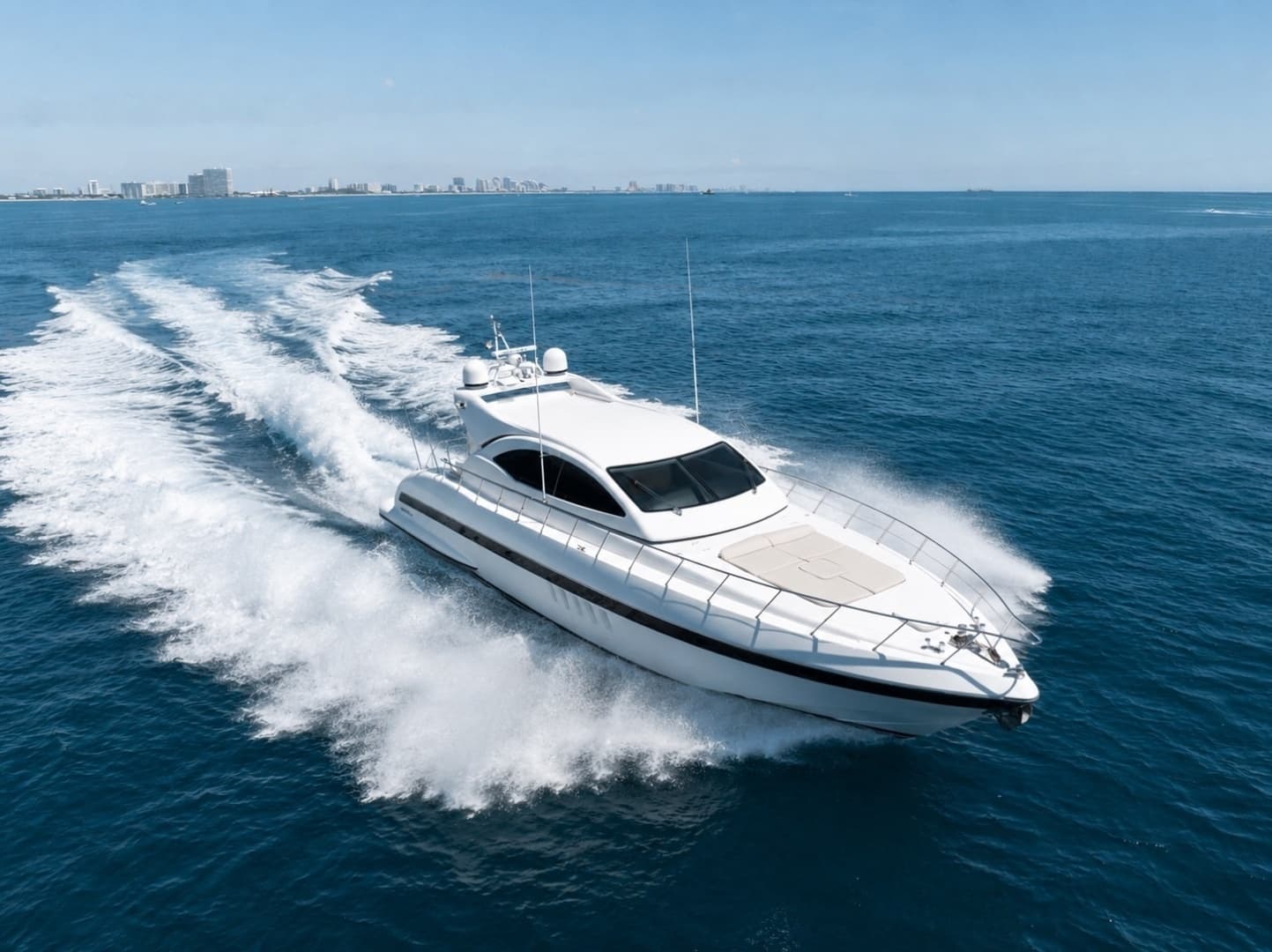 2004 Mangusta 72