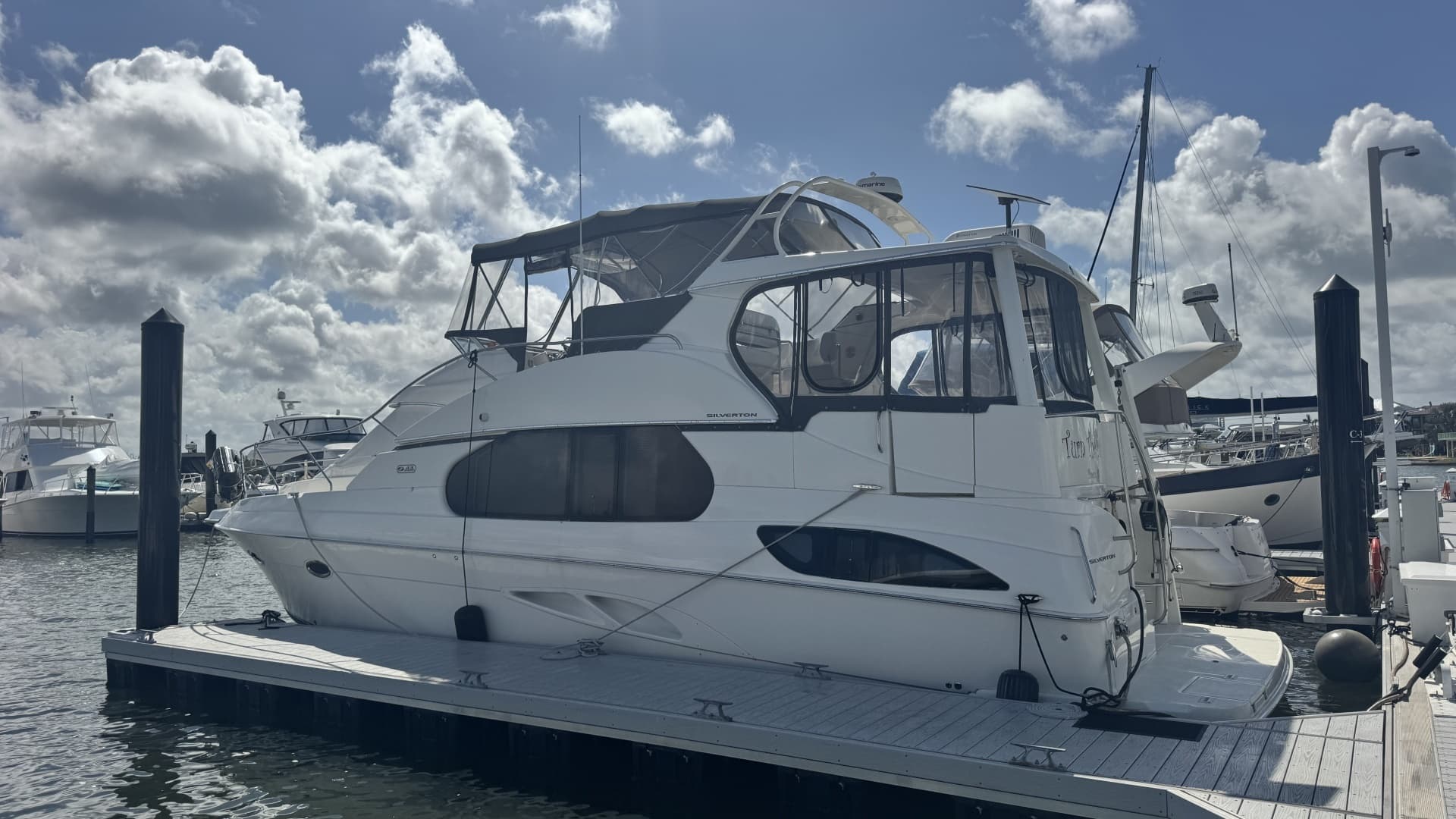 2003 Silverton 43 Motor Yacht - photo 1 of 82